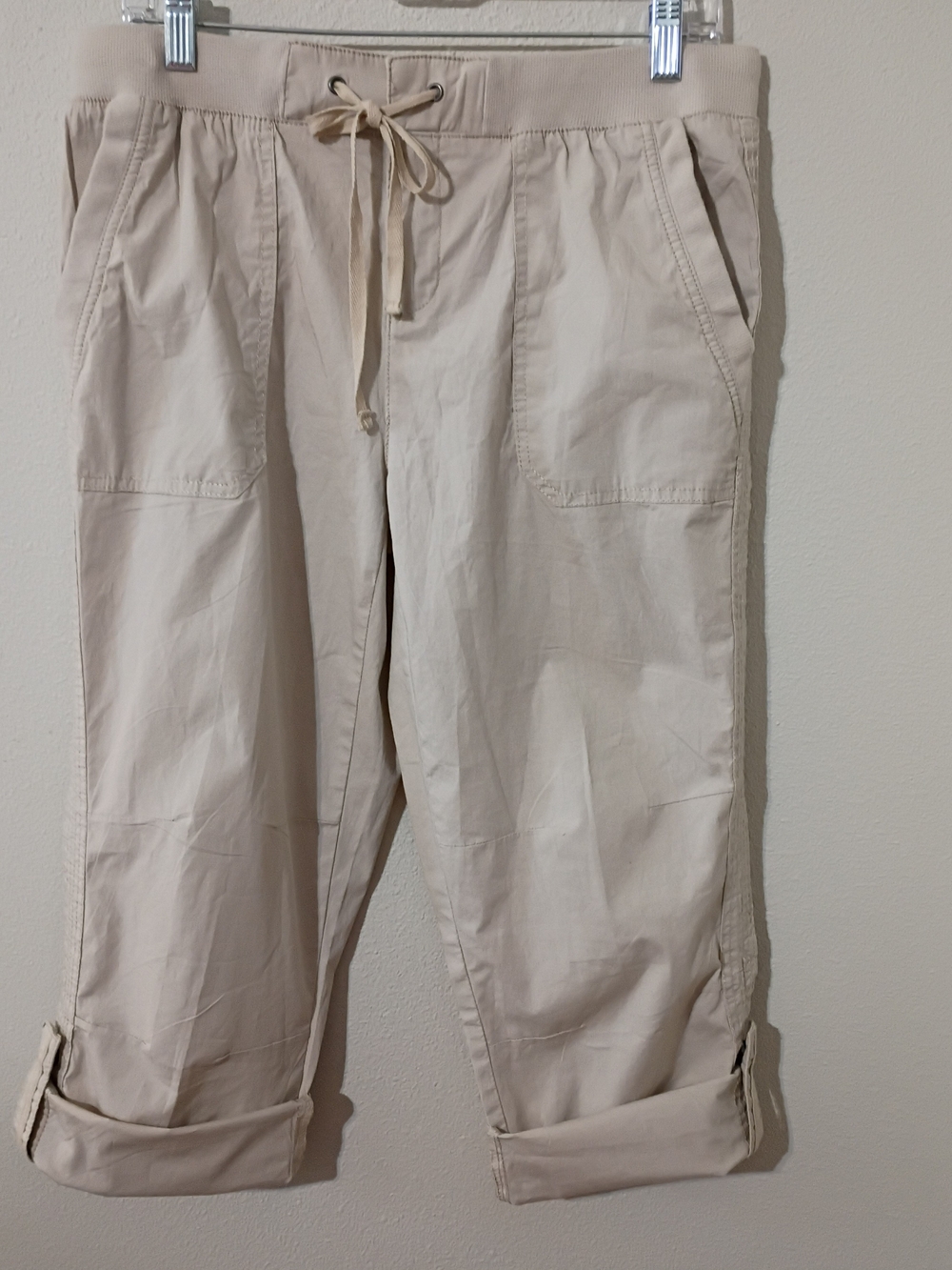 Relaxed Drawstring Capris in Light Beige